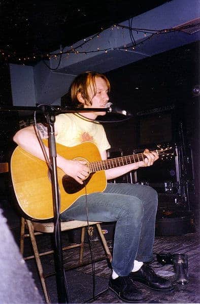Elliott Smith performing live at "Brownies" in New York City, 1997.