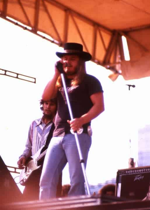 Ronnie Van Zant of Lynyrd Skynyrd performing "Free Bird" at Soldier Field in Chicago, Illinois on July 10th 1977 during the bands "Street Survivors" tour.