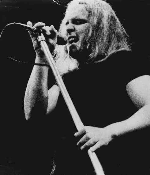 Ronnie Van Zant singing in 1975.