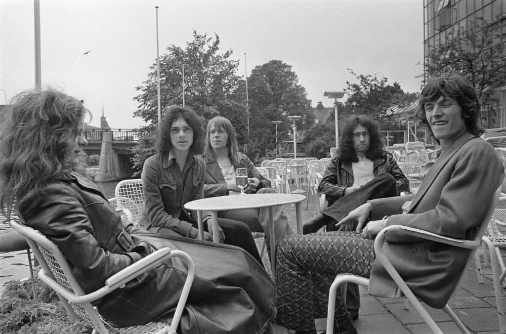 Free & Steve Winwood (Amsterdam, 16 July 1970). From left to right: Paul Kossoff, Andy Fraser, Simon Kirke, Paul Rodgers & Steve Winwood.